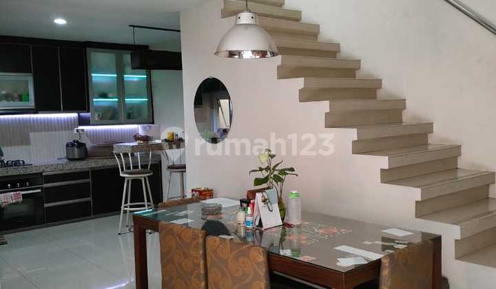 Nice Fully Furnished Move-In Ready House in Kebon Kopi