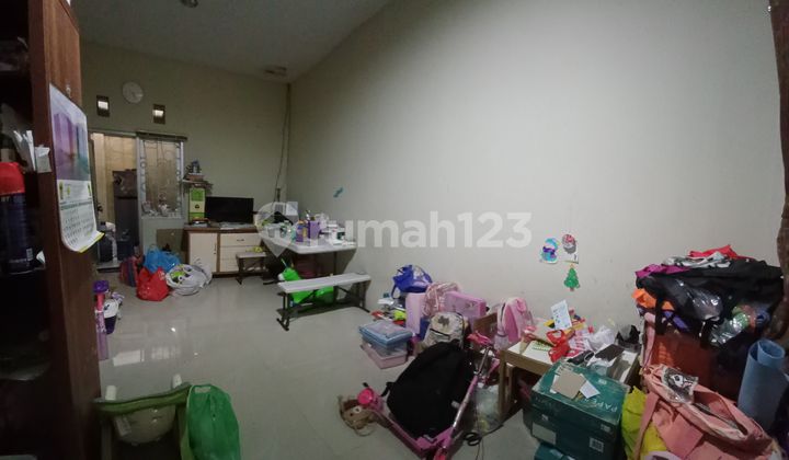 Rumah Terawat Nyaman Dihuni di Ciwastra 1