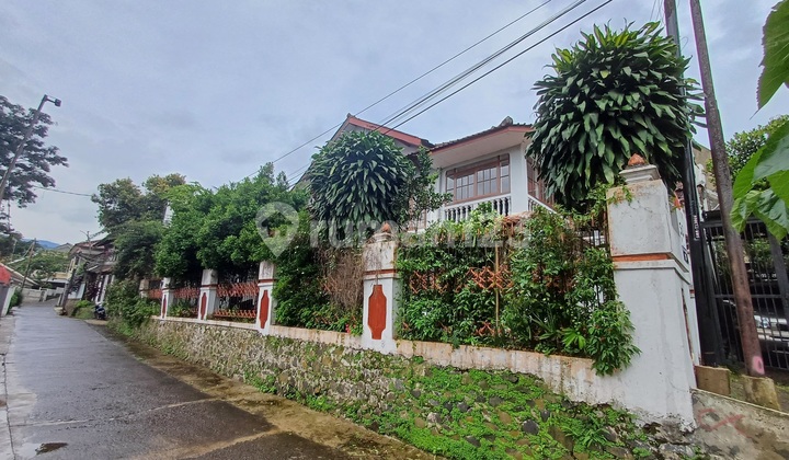 Rumah Dekat ke Jalan Utama di Cimenyan