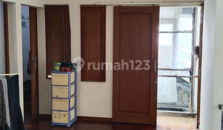 Rumah Sangat Strategis Dekat ke Berbagai Fasilitas di Margacinta 2