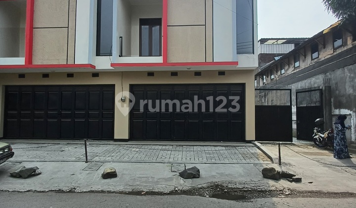 Shop House Located on the Main Road in Ciwastra