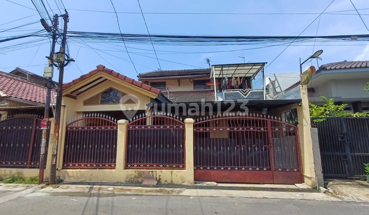 House Near Al Jabar Mosque in Cipamokolan House Near Al Jabar Mosque in Cipamokolan