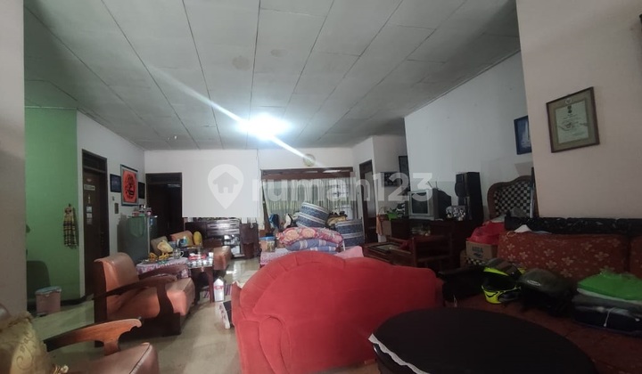 Rumah Lokasi Hook Luas Cocok Untuk Keluarga Besar di Terusan Buah Batu