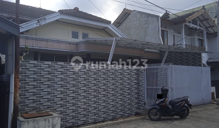 Rumah Dekat Mall Cocok Untuk Keluarga Besar di Margahayu Raya