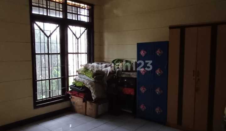 Rumah 3 Menit ke Pusat Perbelanjaan di Cijawura 2