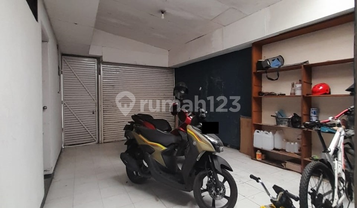 House with 2-Car Road Access in Parakan Waas, Buah Batu 2