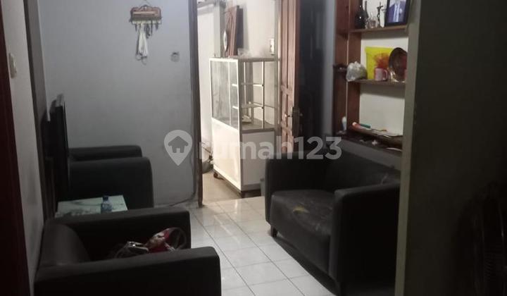 Nice House with 2 Car Road Access in Lengkong 2