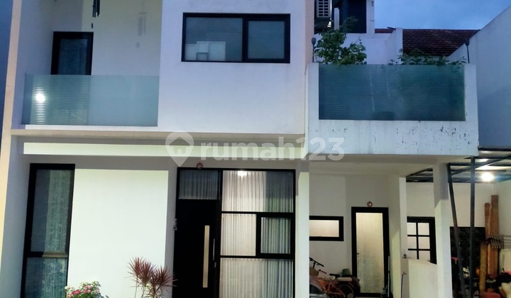 Rumah Modern Cantik Siap Huni di Ciwastra