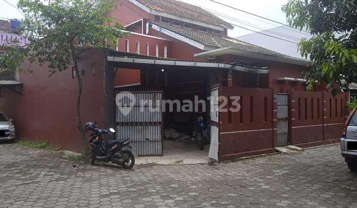 House Near Metro Indah Mall in Margahayu Raya House Near Metro Indah Mall in Margahayu Raya