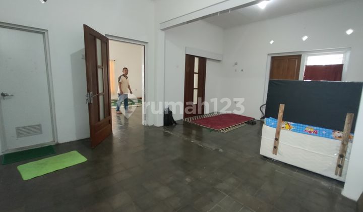 Strategic House Suitable for Business Place or Convection in Sawah Kurung Raya 2