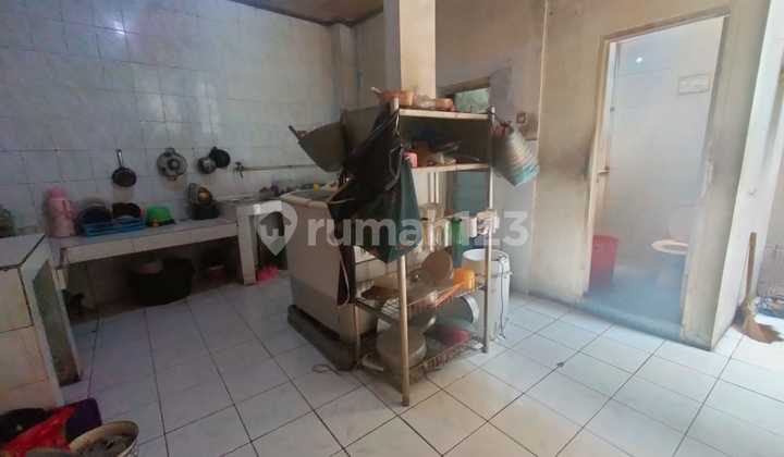 House Near Bandung City Center with 2-Car Road Access in Astana Anyar 2