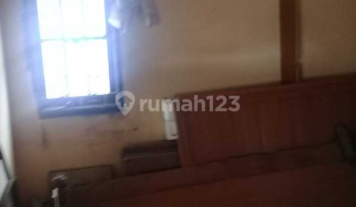 Rumah Dekat Pusat Perbelanjaan di Margacinta 2