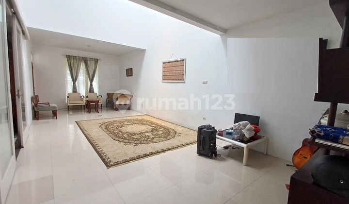 Nice Ready-to-Occupy House in Margahayu Raya