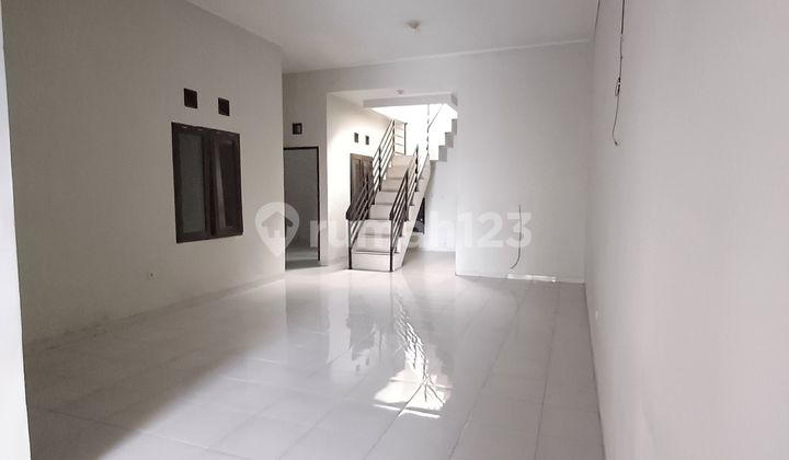 Modern, Comfortable, and Strategic Residence for a Happy Family in Batununggal