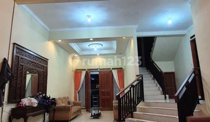 Disewakan Rumah luas siap huni Full Furnished Setiabudi Regency Disewakan Rumah luas siap huni Full Furnished Setiabudi Regency