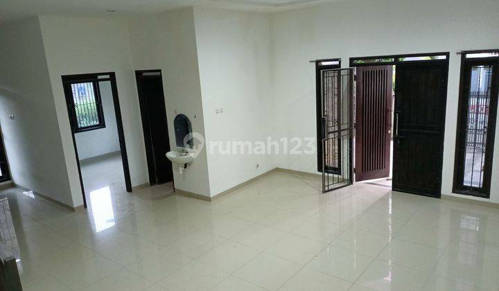 Rumah 2 lantai dilingkungan sejuk 1