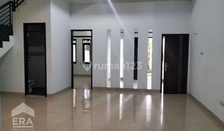 Rumah 2 lantai di perumahan elite 1