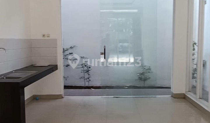 Ready-to-Occupy House in the Beautiful Ambience of Buahbatu