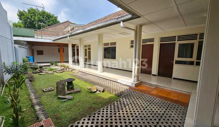 Rumah Bagus Shm Jalan Veteran Pusat Kota Bandung