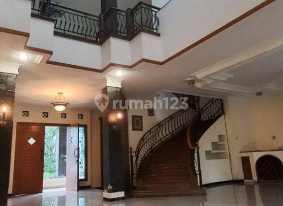 Rumah 3 Lantai SHM Bagus di Setraduta Hegar Bandung 1