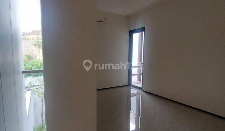 Rumah baru  2 Lantai SHM di Setraduta Lestari Bandung 1