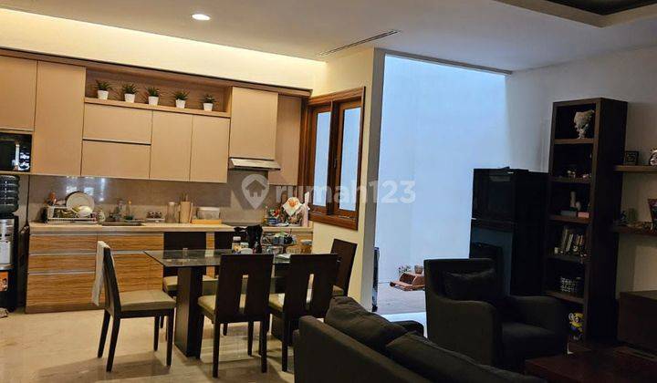 Rumah 2 Lantai Bagus Furnished SHM di Bale Pakuan, Bandung 2