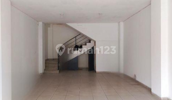Strategic Main Road Shop House for Rent in Cibabat, Bandung 2