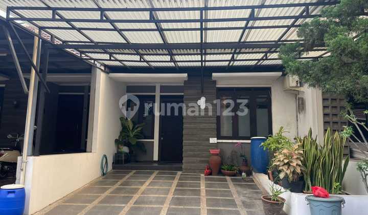 Dijual Rumah Siap Huni di Singgasana Pradana Bandung