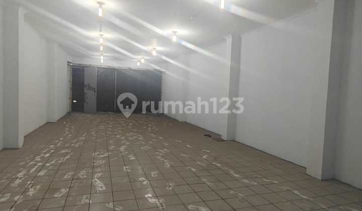 For Sale: Shop House in Pasar Baru, Central Bandung 2