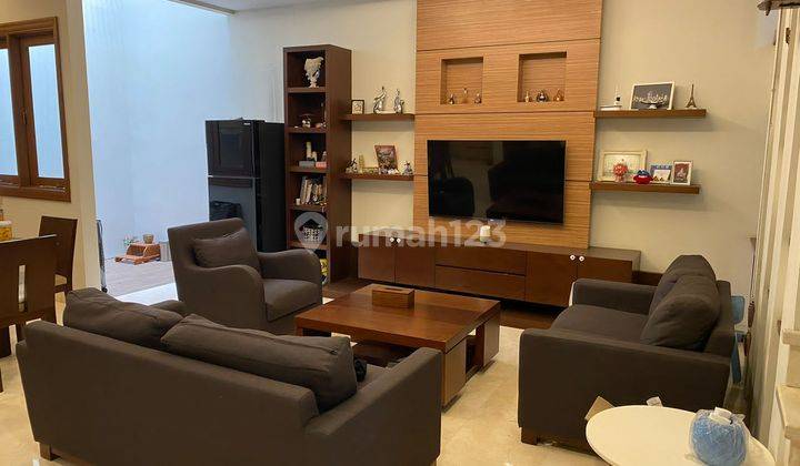 Rumah 2 Lantai Bagus Furnished SHM di Bale Pakuan, Bandung 1