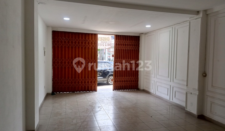 Ready-to-Use Strategic Shop House on Cimindi Main Road, Bandung 1