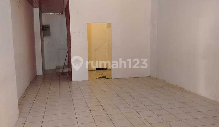 Strategic Ready-to-Use Ruko for Rent in Lengkong Kecil