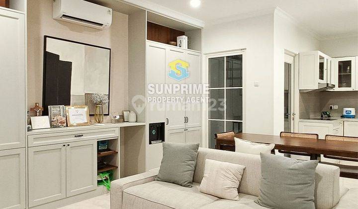 ruang keluarga rumah lux split level ,private