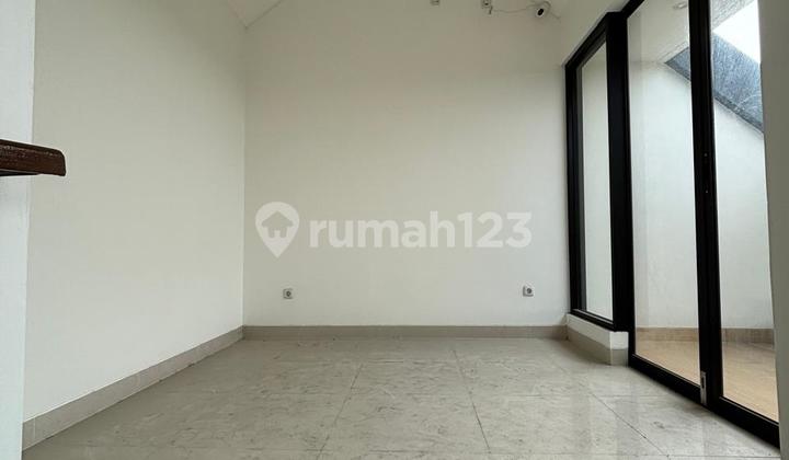 Jual Rumah Baru Gress! Modern Living dengan Sky Balcony & Attic Room di Grand Jura 88 - Metland Menteng, Cakung 015 2