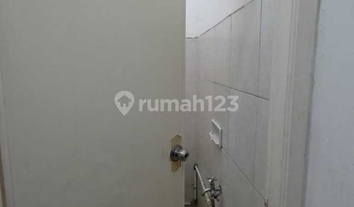 House for Rent Metland Menteng Cakung - 2 Floors Fully Furnished, Facing Park & Strategic Location! (029) 2