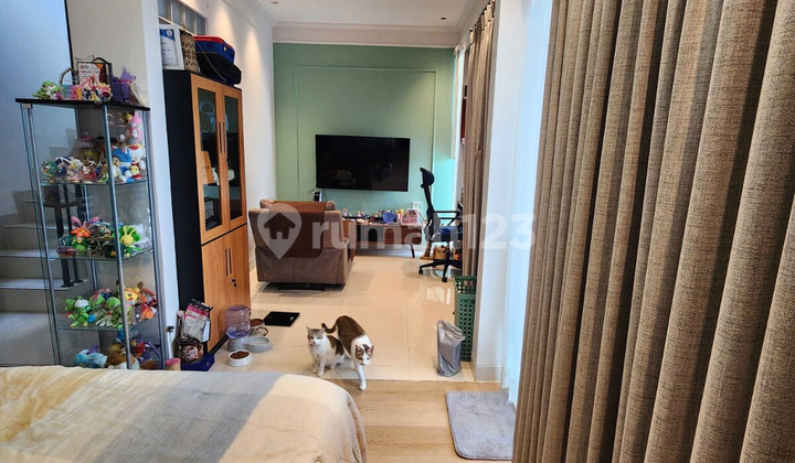 For Rent: 2-Story House Plus Attic in Jura Cluster, Premium Furnishings and Interiors Only at Metland Menteng, Cakung 028
