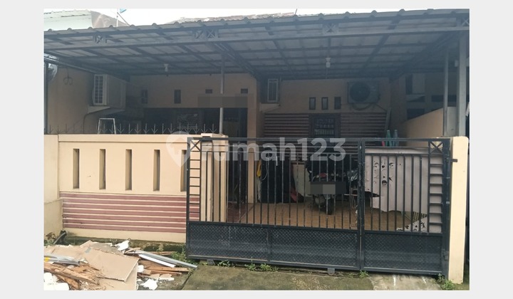 Rumah Strategis di Kota Harapan Indah - Jl. Salak Sudah SHM | Hanya 700 Juta! (028) Rumah Strategis di Kota Harapan Indah - Jl. Salak Sudah SHM | Hanya 700 Juta! (028)