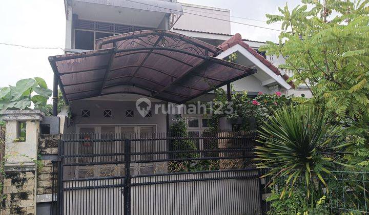 Rumah dengan Rooftop Taman Kebalen Bekasi 1