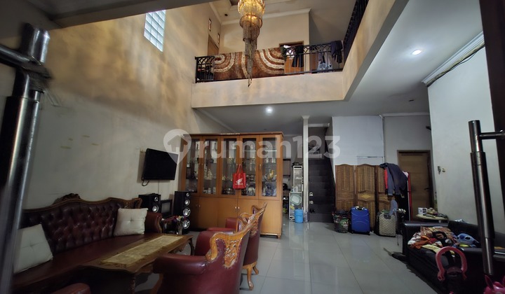 Quick Sale House in Central Jakarta 2