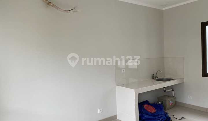 Quick Sale Burgundy House 8 Wide Summarecon Bekasi 2