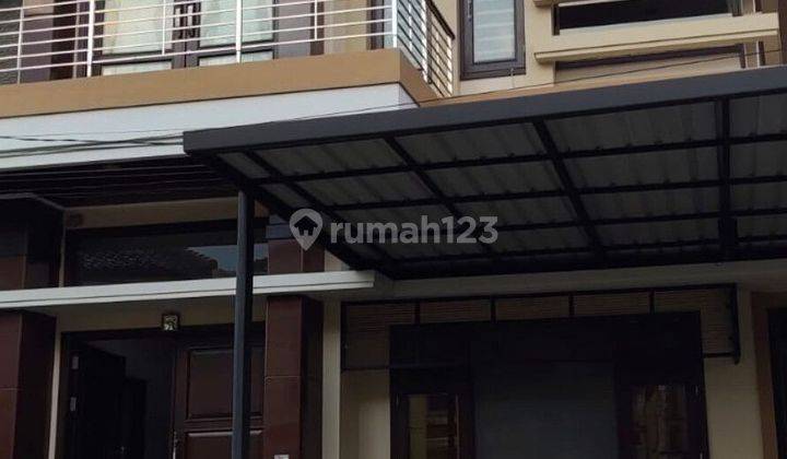 RUMAH JUAL CANTIK TERAWAT LOKASI STRATEGIS DIPERUMAHAN TENANG SAMARINDA UTARA 6789 2