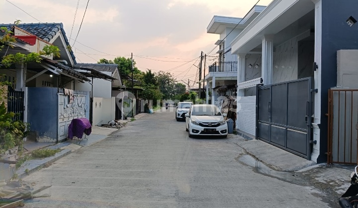 For Rent: 3-Bedroom Split-Level House in Harapan Indah, Bekasi. 2