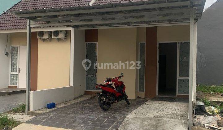 Disewakan Rumah Rapih Di Mutiara Gading City Bekasi  1