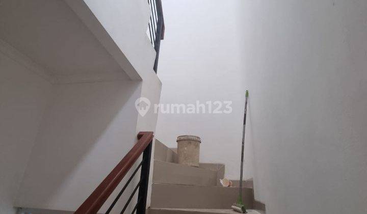 Dijual Rumah Tingkat Kt 3 Di Cluster Darmawangsa Bekasi  2