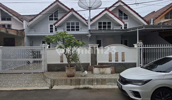 For Sale Residence in Taman Harapan Baru Bekasi City (C0530)
