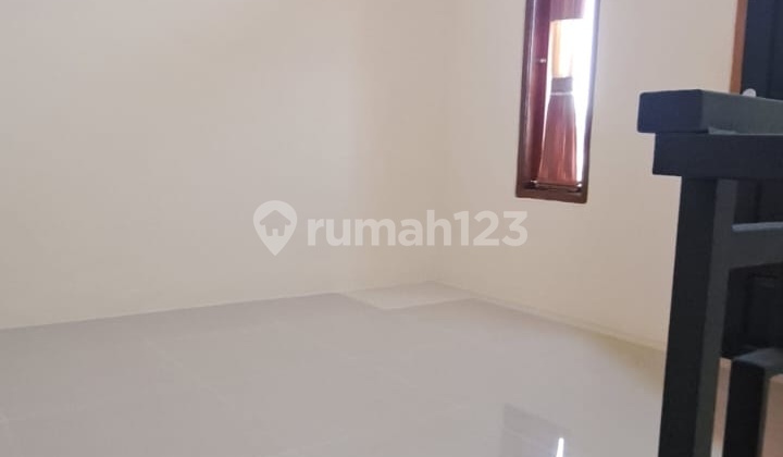 Disewakan Rumah Tingkat Baru Enov Digraha.harapan.regency..Bekasi 2