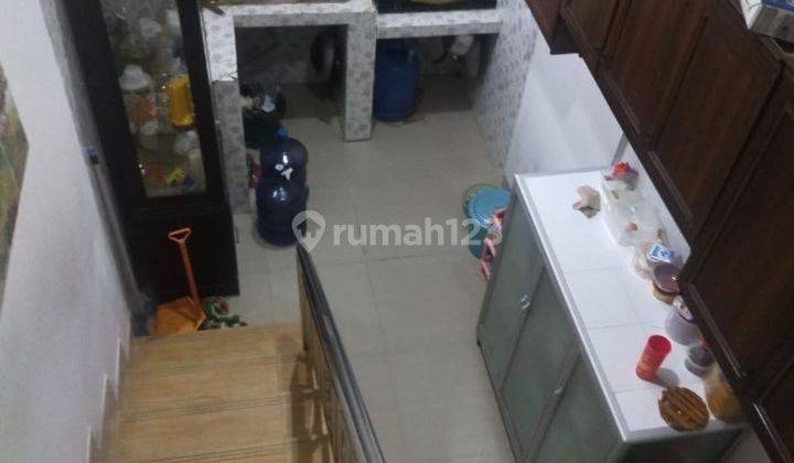 Disewakan Rumah Tingkat Kt 3 Di Harapan Indah Bekasi  2