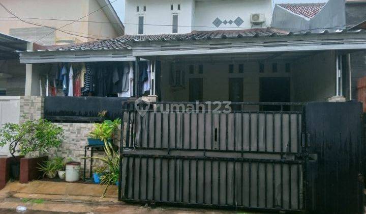 Disewakan Rumah Tingkat Kt 3 Di Harapan Indah Bekasi  1