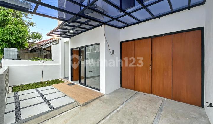 Dijual Rumah Baru Tropis 2 Lantai Antapani