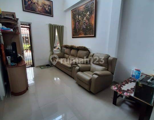 Rumah 2 Lantai Modern Minimalis Lippo Vilage Karawaci Taman Ubud 1